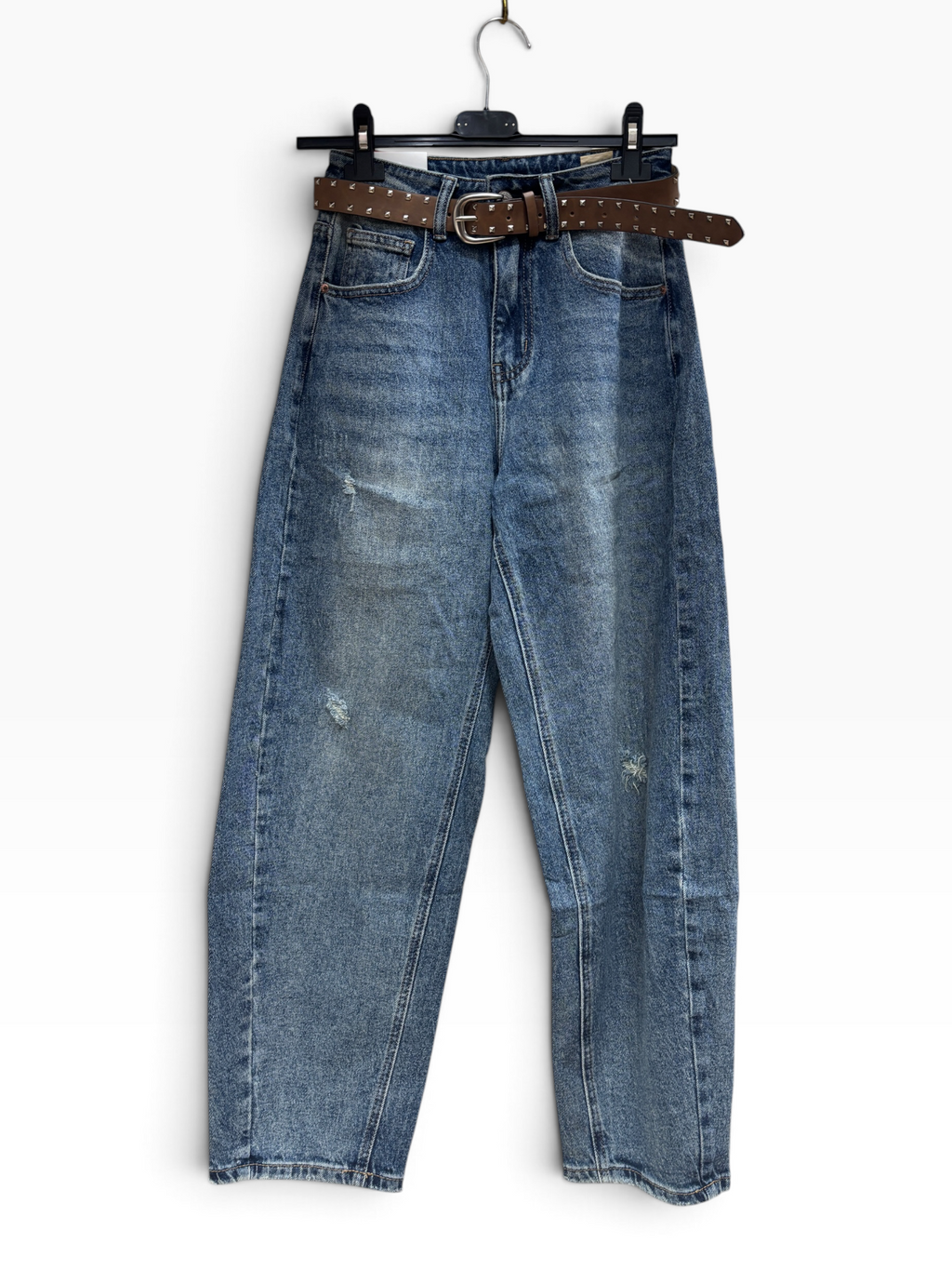 Jeans Barrel Leg a Vita Alta con Cintura Borchiata – Denim Medio Vintage