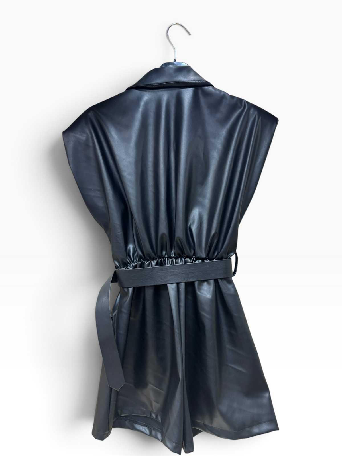 Gilet Corto Blazer in Similpelle con Cintura e Rever – Nero