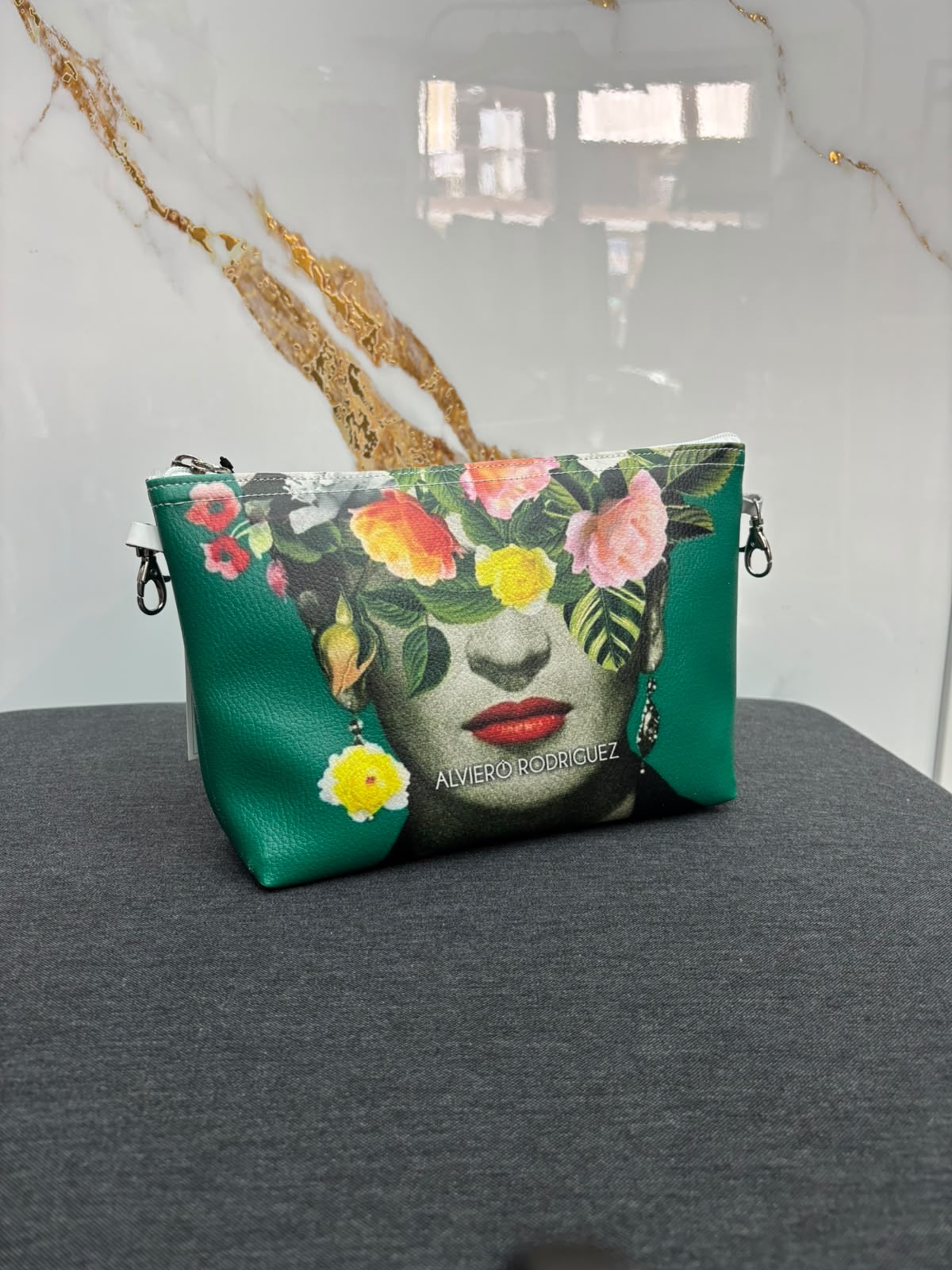 Pochette Sakura con tracolla "Testa Fiorata"